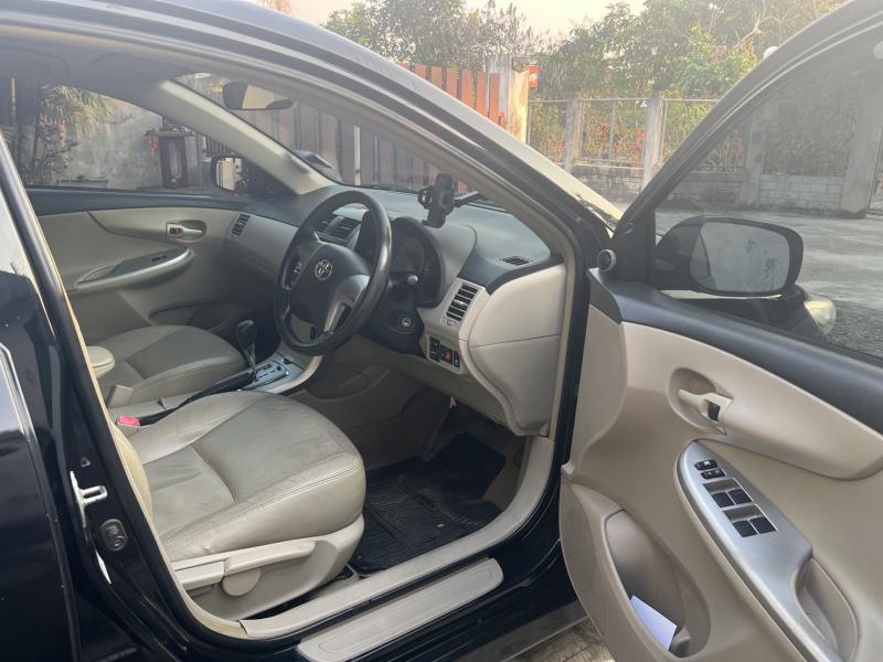 TOYOTA Altis 2012
