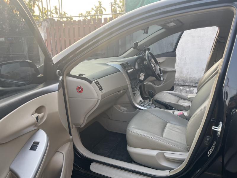 TOYOTA Altis 2012