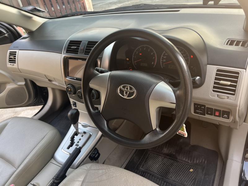 TOYOTA Altis 2012